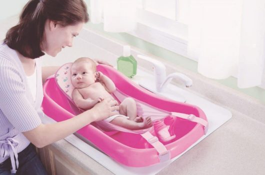 Make a Splash with the 10 Best Baby Bathtubs