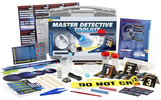 Thames & Kosmos Master Detective Toolkit