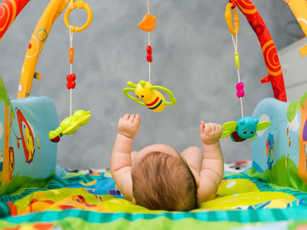 Best Toys for Newborns and Infants 0-6 