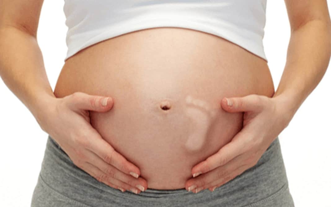 fetal-movement-what-does-baby-movement-feel-like-littleonemag